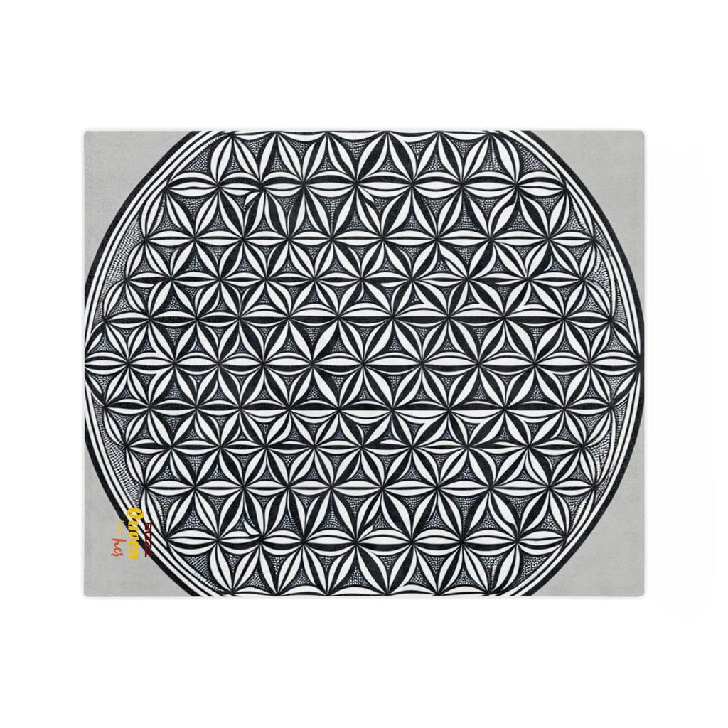 Cozy Velveteen Microfiber Blanket with Geometric Design, Soft Throw for Relaxation, Gift for All Occasions, Home Decor, Meditation